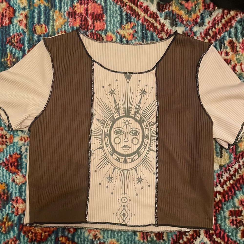 Brown & tan cropped t-shirt